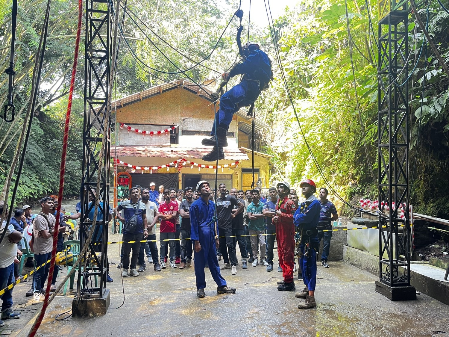 𝐌𝐞𝐧𝐣𝐚𝐝𝐢 𝐏𝐫𝐨𝐟𝐞𝐬𝐢𝐨𝐧𝐚𝐥 𝐀𝐤𝐬𝐞𝐬 𝐓𝐚𝐥𝐢: 𝐈𝐧𝐯𝐞𝐬𝐭𝐚𝐬𝐢 𝐊𝐞𝐭𝐞𝐫𝐚𝐦𝐩𝐢𝐥𝐚𝐧 𝐮𝐧𝐭𝐮𝐤 𝐌𝐚𝐬𝐚 𝐃𝐞𝐩𝐚𝐧